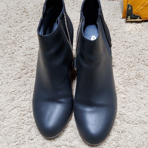 Dr. Scholl's Shoes - Elegant Black Ankle Boots